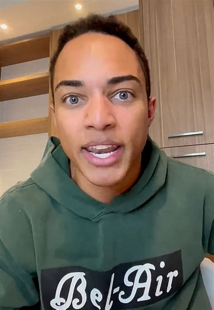 Christian Walker Wiki, Age, Net Worth, Mother, Father, Boyfriend, Girlfriend & More