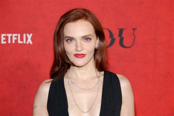 Madeline Brewer Height Weight Bra Size Body Measurements Facts Family